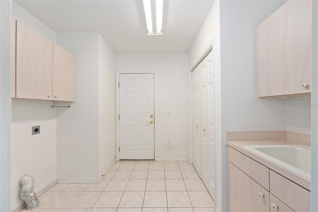 For Sale: $519,000 (3 beds, 2 baths, 2522 Square Feet)