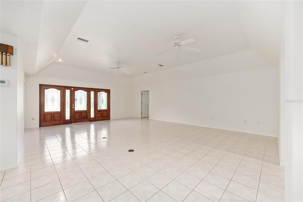 For Sale: $519,000 (3 beds, 2 baths, 2522 Square Feet)