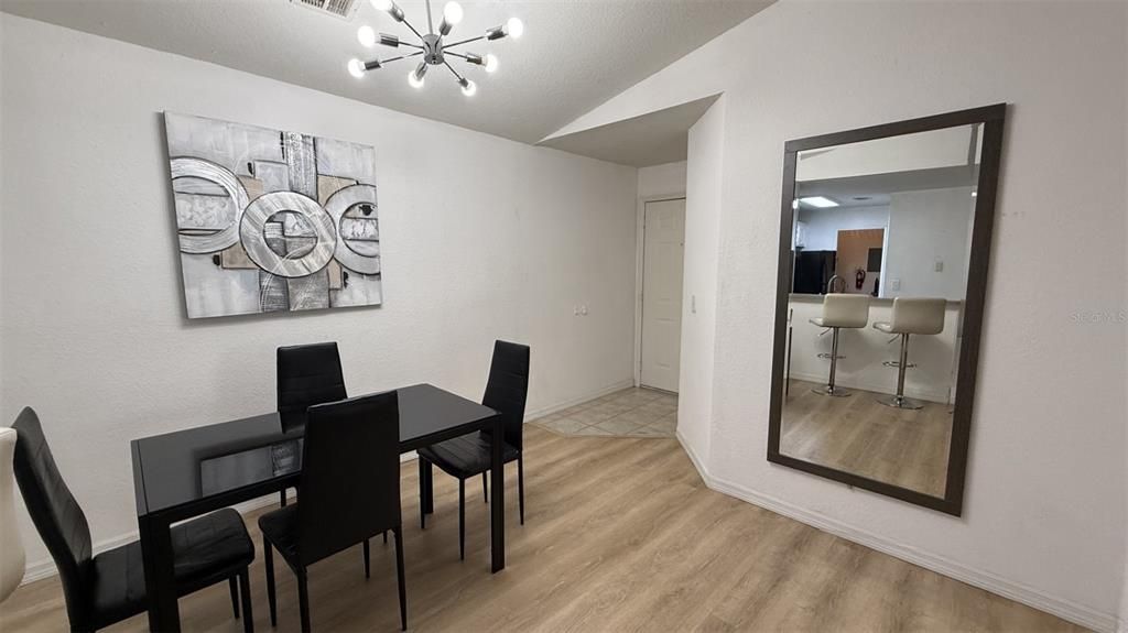В аренду: $2,000 (2 спален, 2 ванн, 1003 Квадратных фут)
