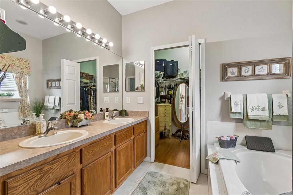 For Sale: $315,000 (2 beds, 2 baths, 1574 Square Feet)