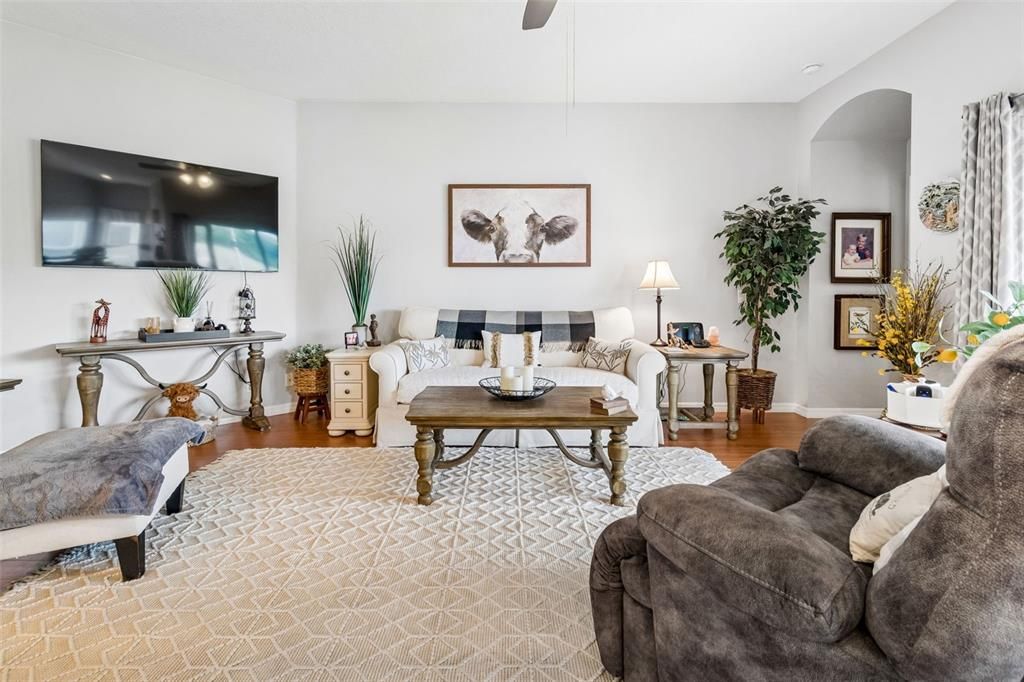 For Sale: $315,000 (2 beds, 2 baths, 1574 Square Feet)