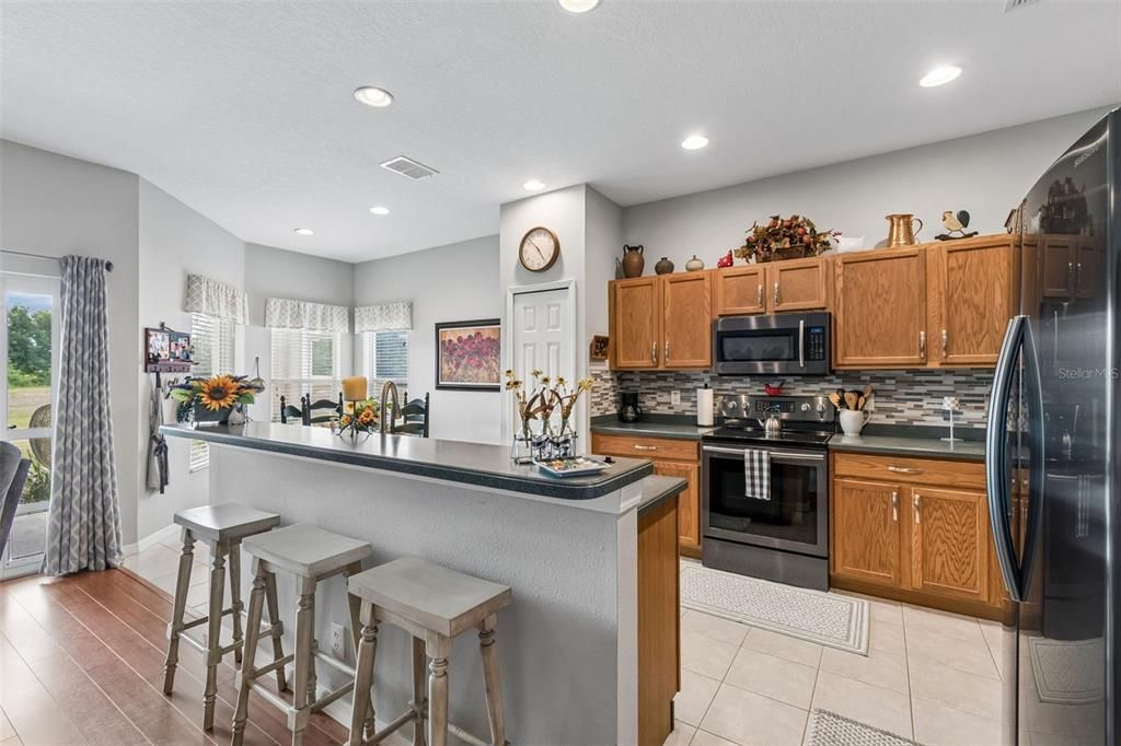 For Sale: $315,000 (2 beds, 2 baths, 1574 Square Feet)