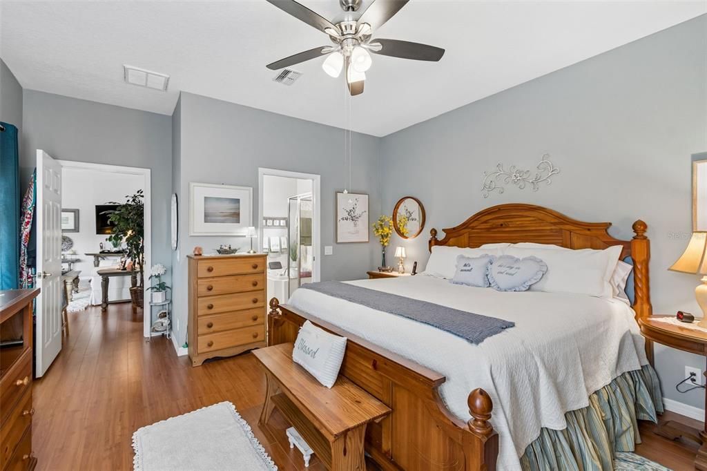 For Sale: $315,000 (2 beds, 2 baths, 1574 Square Feet)