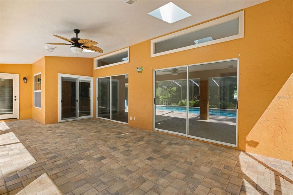 Active With Contract: $440,000 (3 beds, 2 baths, 2189 Square Feet)
