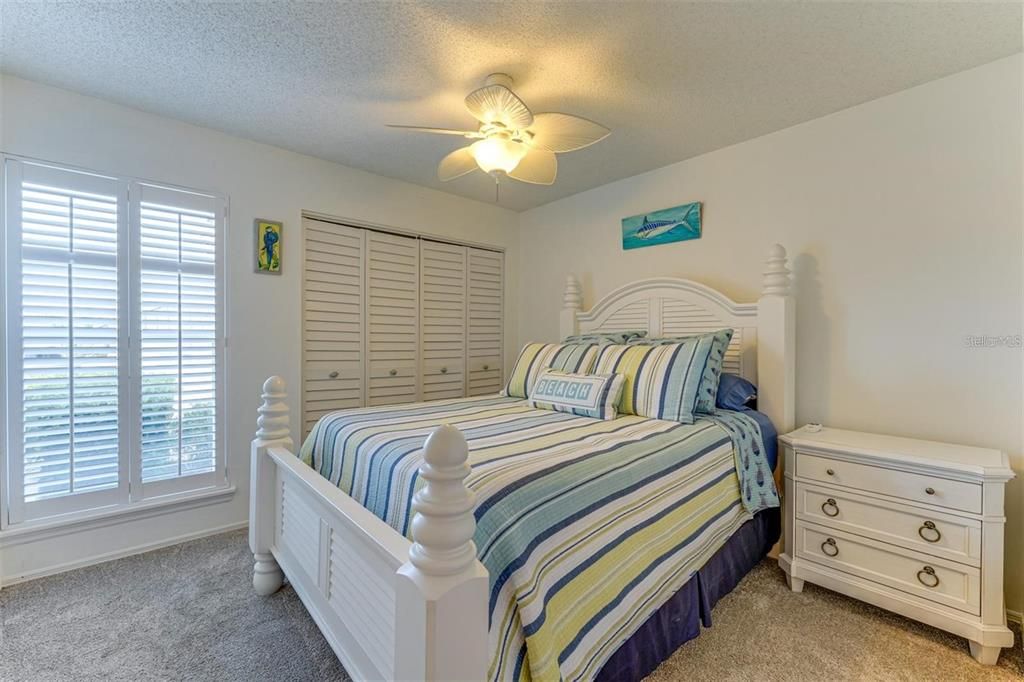 For Rent: $2,700 (3 beds, 2 baths, 1216 Square Feet)