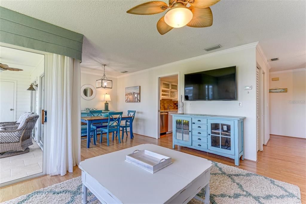 For Rent: $2,700 (3 beds, 2 baths, 1216 Square Feet)