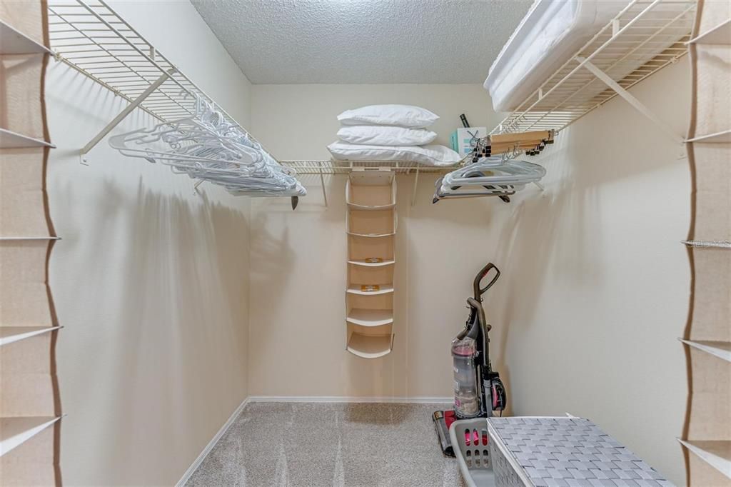 For Rent: $2,700 (3 beds, 2 baths, 1216 Square Feet)