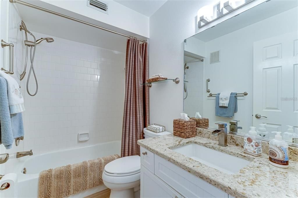 For Rent: $2,700 (3 beds, 2 baths, 1216 Square Feet)