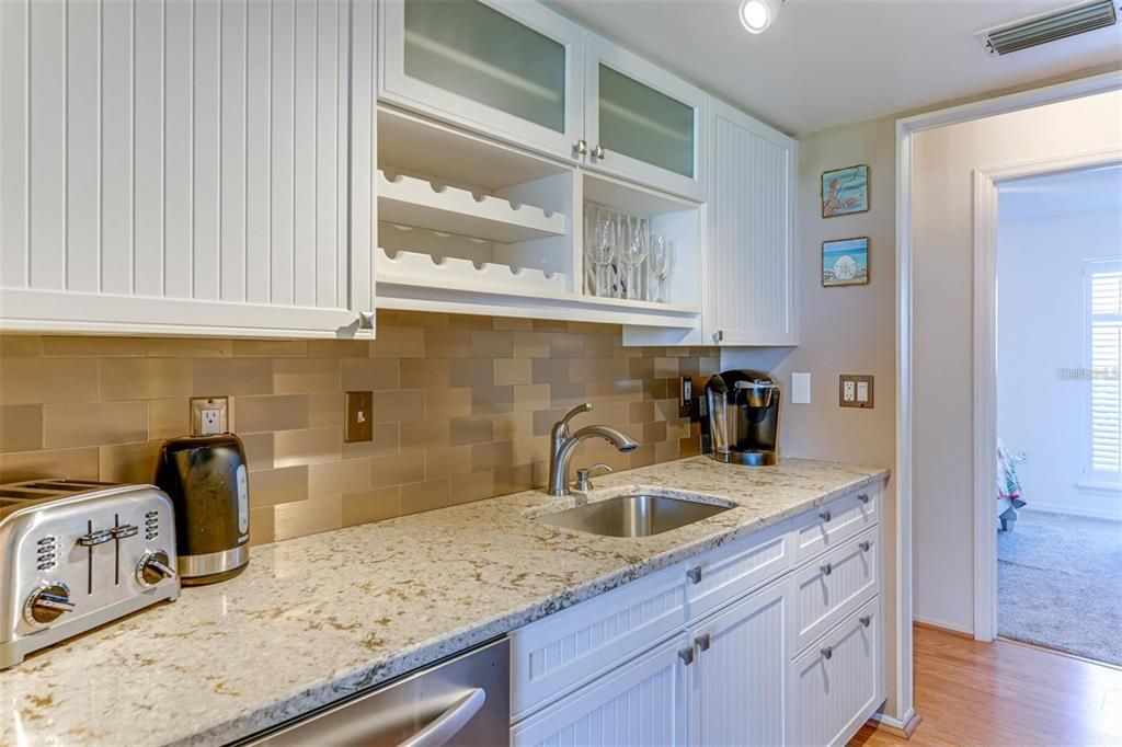 For Rent: $2,700 (3 beds, 2 baths, 1216 Square Feet)