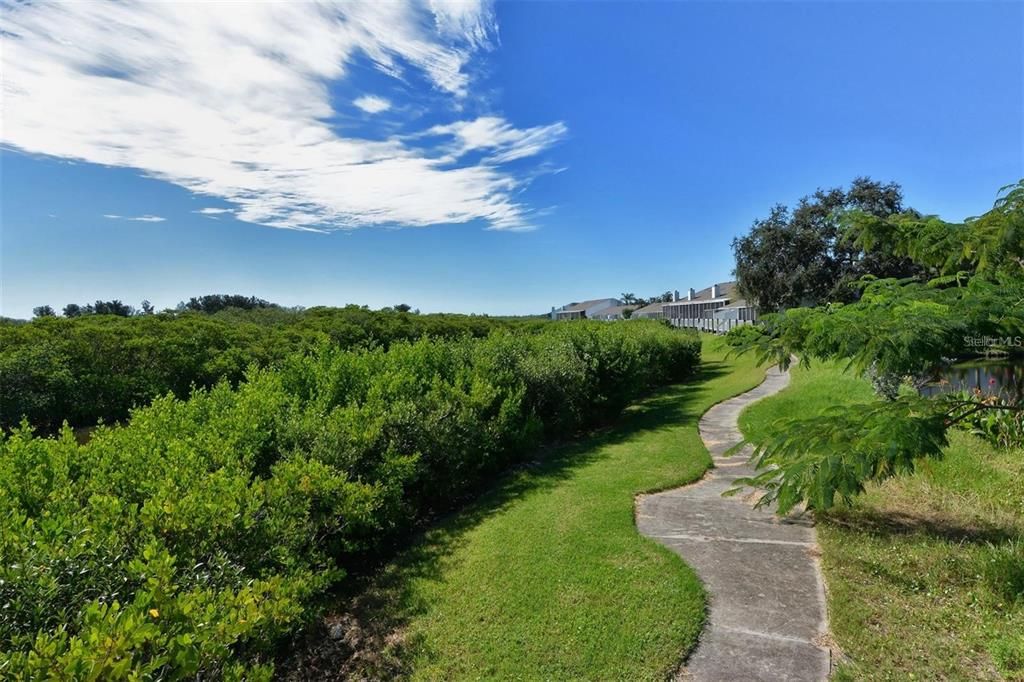 For Rent: $2,700 (3 beds, 2 baths, 1216 Square Feet)