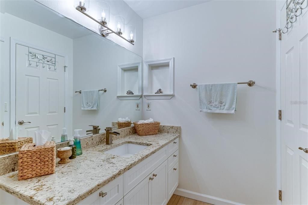 For Rent: $2,700 (3 beds, 2 baths, 1216 Square Feet)