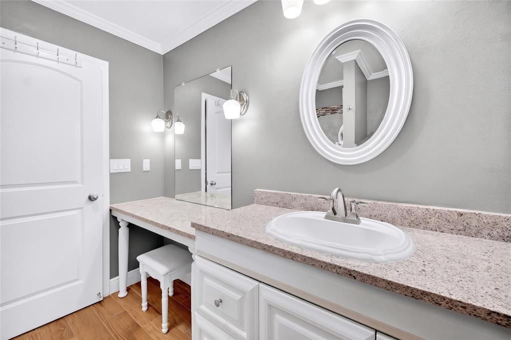 For Sale: $329,900 (2 beds, 2 baths, 1852 Square Feet)