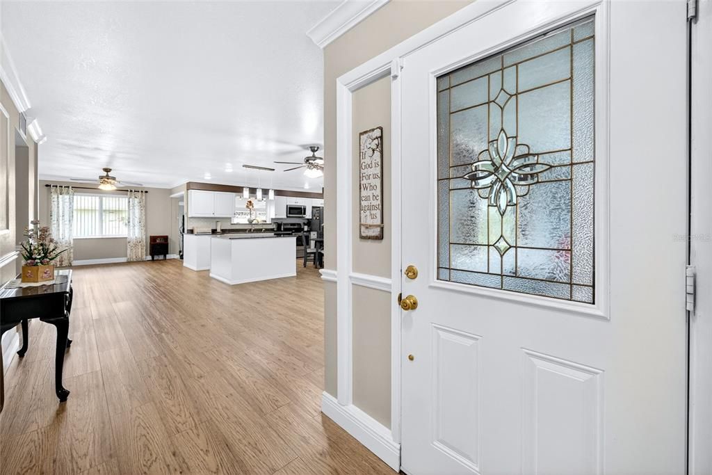 For Sale: $329,900 (2 beds, 2 baths, 1852 Square Feet)