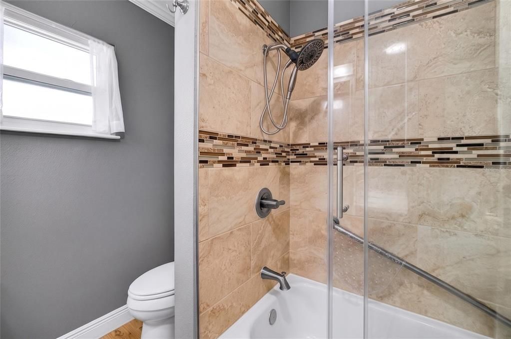 For Sale: $329,900 (2 beds, 2 baths, 1852 Square Feet)