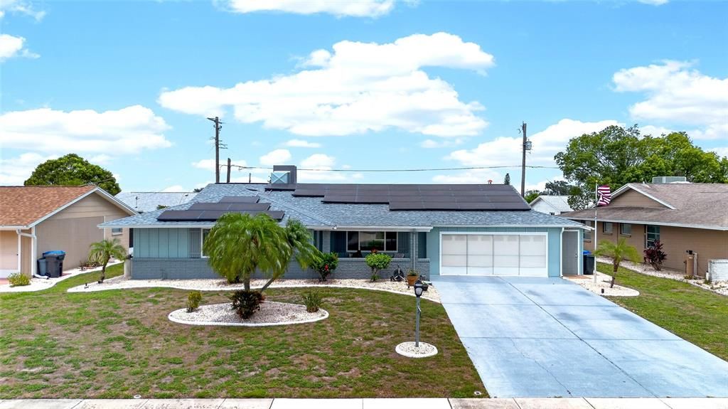For Sale: $329,900 (2 beds, 2 baths, 1852 Square Feet)