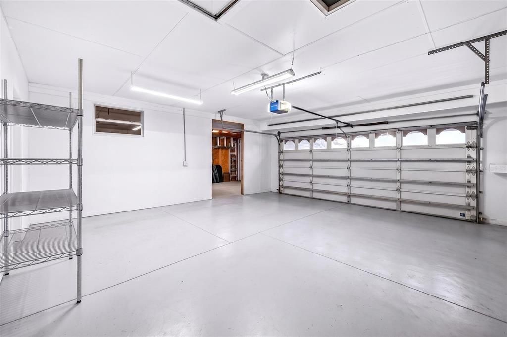 For Sale: $329,900 (2 beds, 2 baths, 1852 Square Feet)