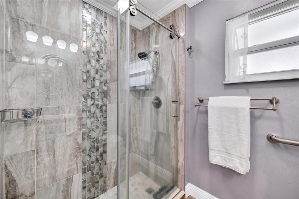 For Sale: $329,900 (2 beds, 2 baths, 1852 Square Feet)