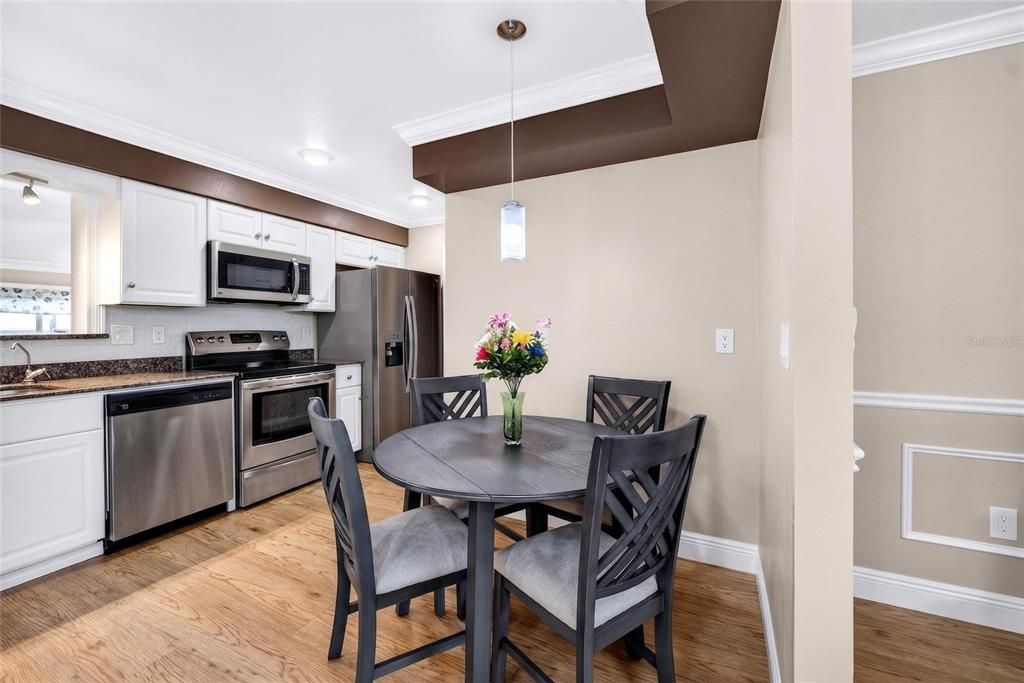 For Sale: $329,900 (2 beds, 2 baths, 1852 Square Feet)