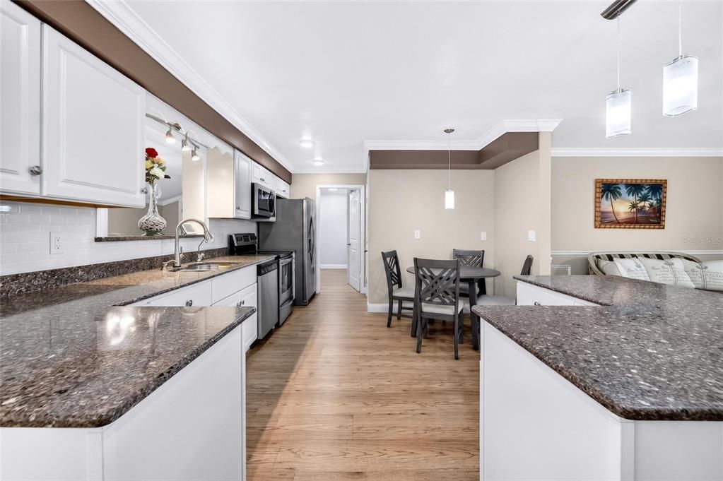 For Sale: $329,900 (2 beds, 2 baths, 1852 Square Feet)