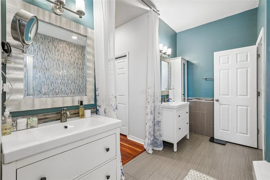 For Sale: $695,000 (4 beds, 2 baths, 2442 Square Feet)