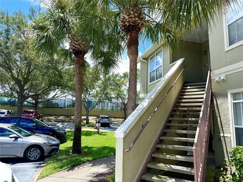 For Sale: $219,900 (1 beds, 1 baths, 701 Square Feet)