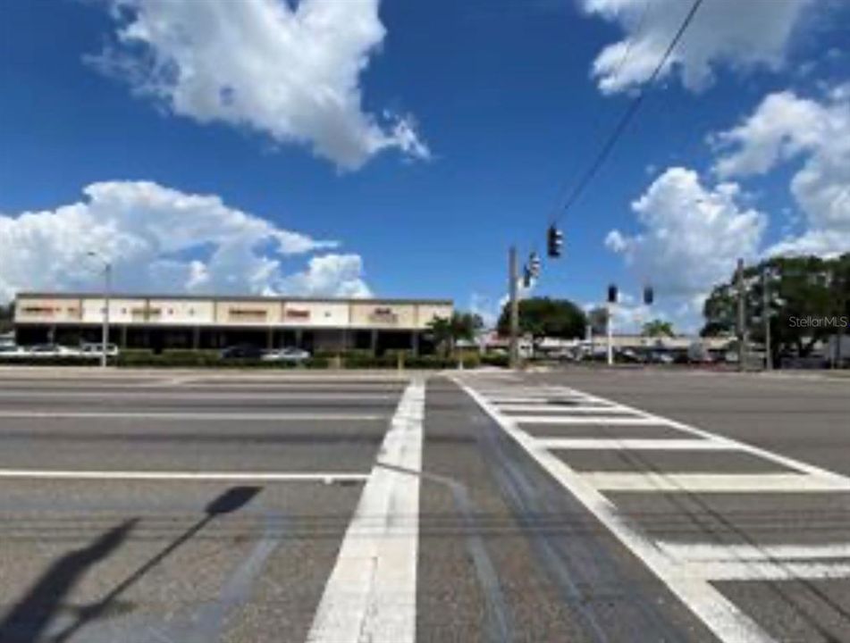 For Sale: $219,900 (1 beds, 1 baths, 701 Square Feet)