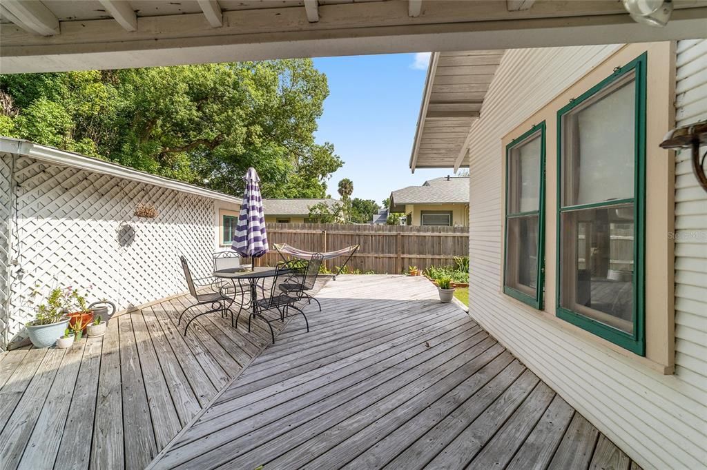 For Sale: $410,000 (3 beds, 1 baths, 1428 Square Feet)