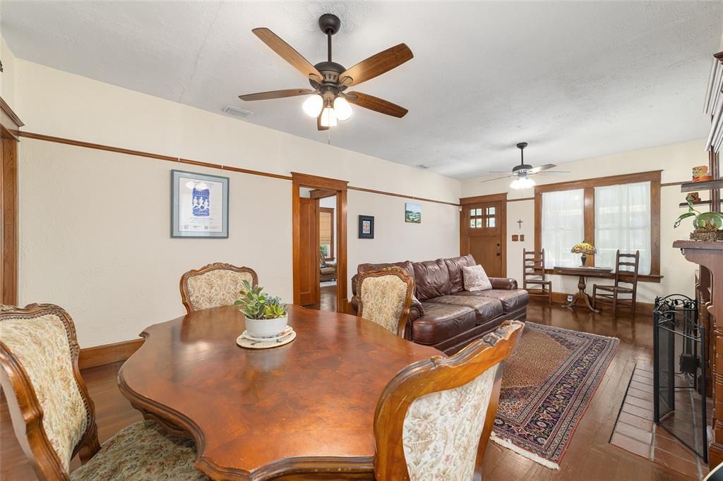 For Sale: $410,000 (3 beds, 1 baths, 1428 Square Feet)
