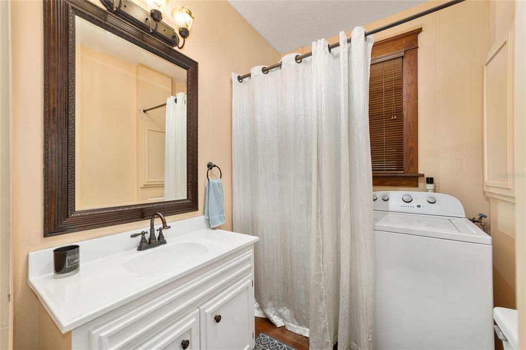 For Sale: $410,000 (3 beds, 1 baths, 1428 Square Feet)