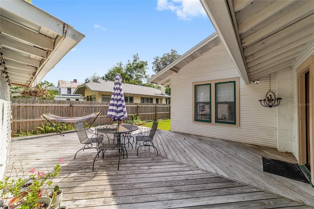 For Sale: $410,000 (3 beds, 1 baths, 1428 Square Feet)