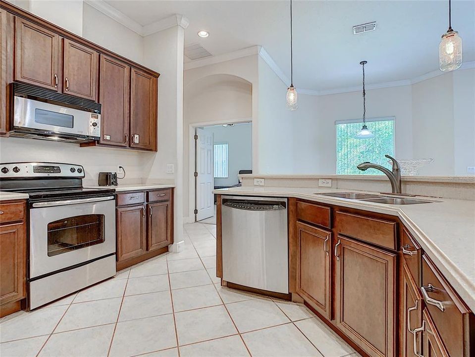For Rent: $3,600 (4 beds, 3 baths, 2540 Square Feet)