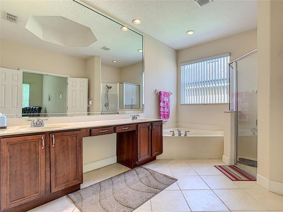 For Rent: $3,600 (4 beds, 3 baths, 2540 Square Feet)