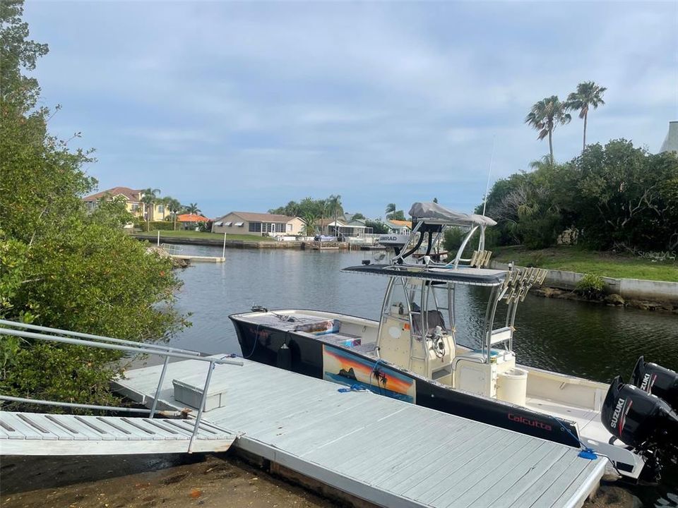 For Sale: $324,000 (2 beds, 2 baths, 1709 Square Feet)