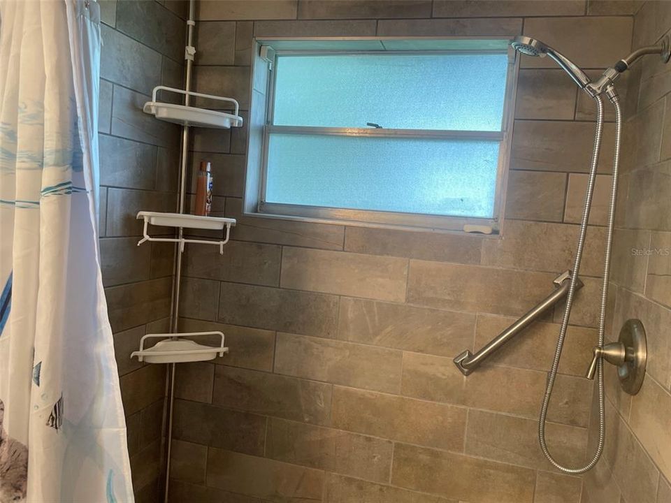 For Sale: $324,000 (2 beds, 2 baths, 1709 Square Feet)