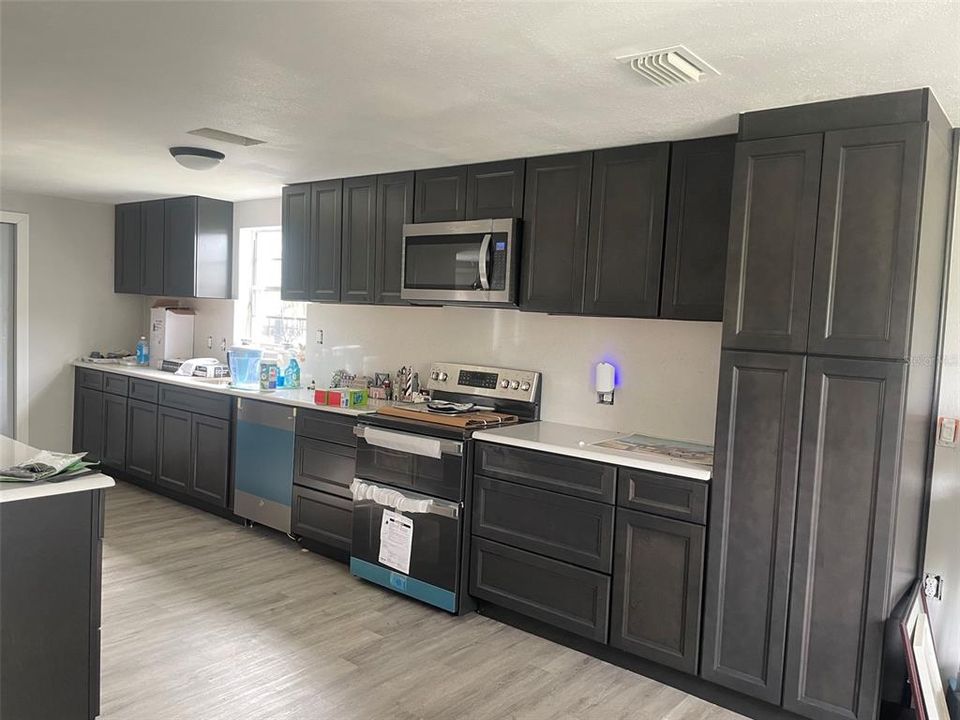 For Sale: $324,000 (2 beds, 2 baths, 1709 Square Feet)