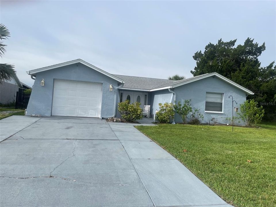 For Sale: $324,000 (2 beds, 2 baths, 1709 Square Feet)