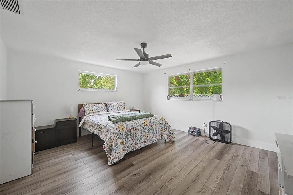 En Venta: $468,500 (3 camas, 2 baños, 1425 Pies cuadrados)