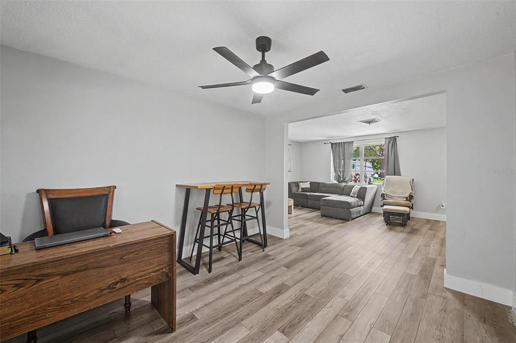 En Venta: $468,500 (3 camas, 2 baños, 1425 Pies cuadrados)