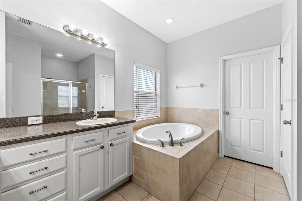 For Sale: $459,000 (4 beds, 3 baths, 2382 Square Feet)