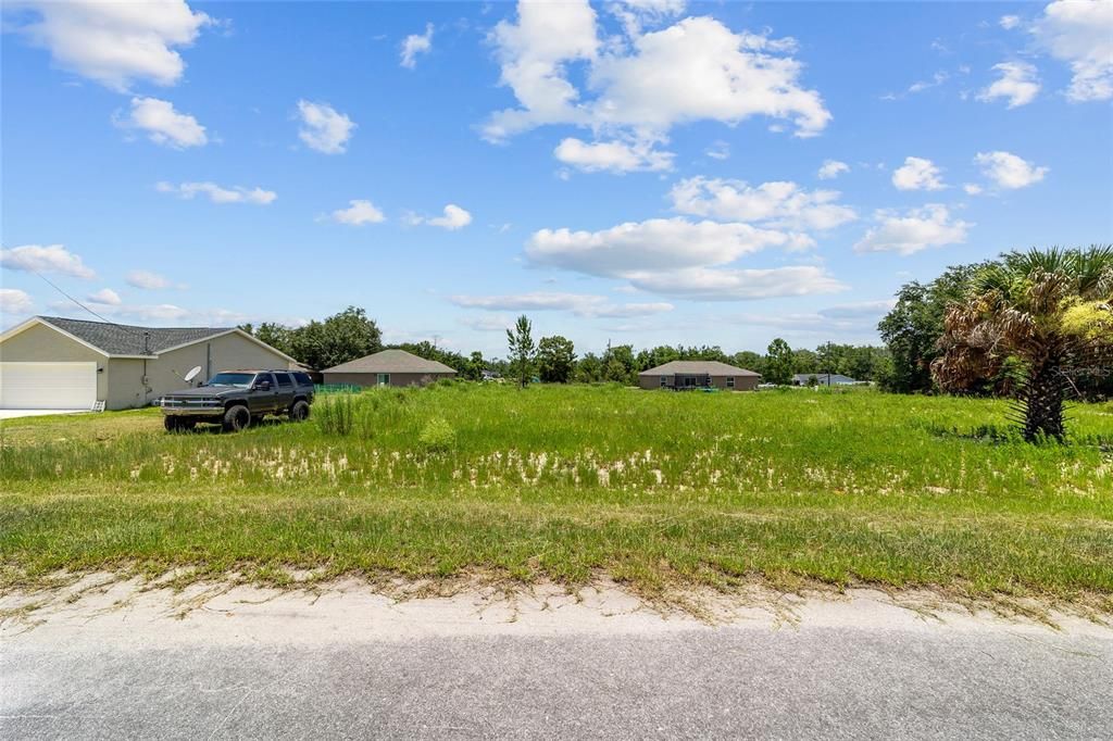 На продажу: $17,000 (0.23 acres)
