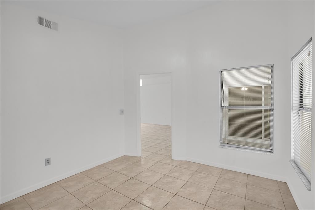 В аренду: $2,650 (4 спален, 2 ванн, 1554 Квадратных фут)