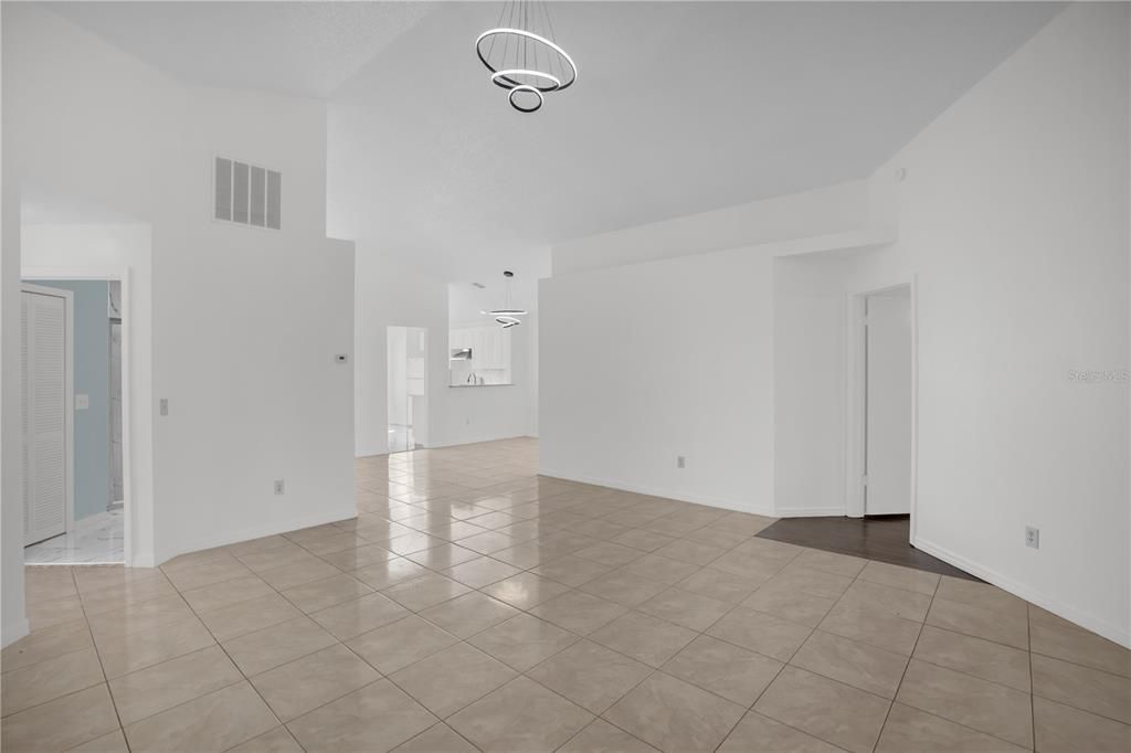 В аренду: $2,650 (4 спален, 2 ванн, 1554 Квадратных фут)
