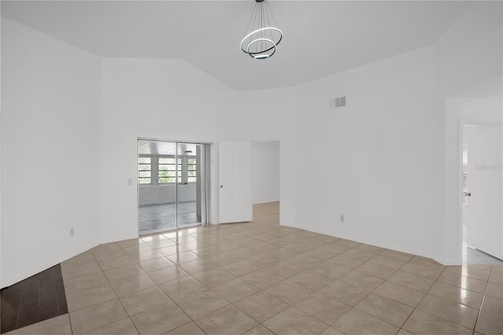 В аренду: $2,650 (4 спален, 2 ванн, 1554 Квадратных фут)