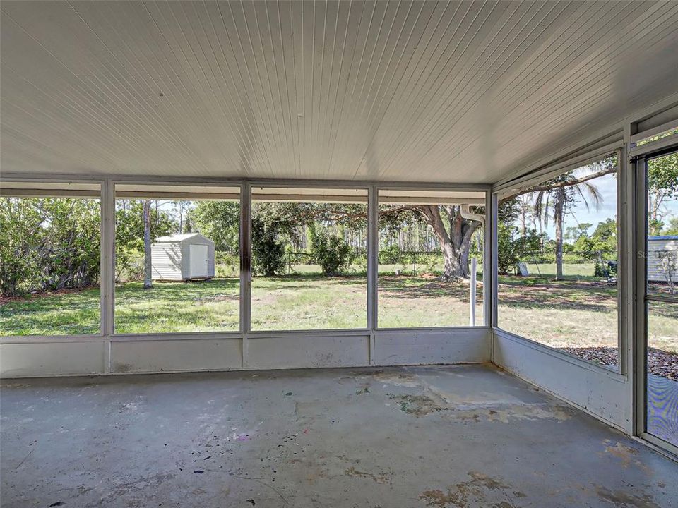 For Sale: $242,500 (2 beds, 1 baths, 912 Square Feet)