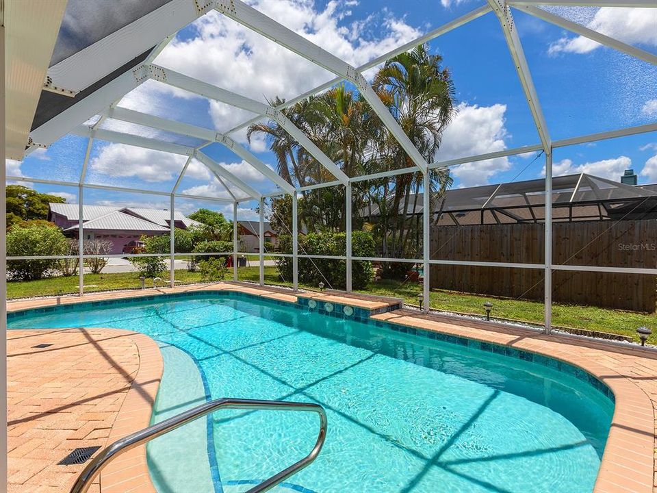 En Venta: $399,000 (3 camas, 2 baños, 1316 Pies cuadrados)