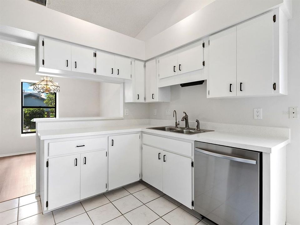 En Venta: $399,000 (3 camas, 2 baños, 1316 Pies cuadrados)