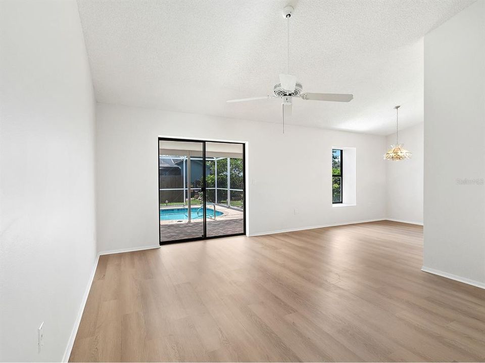 En Venta: $399,000 (3 camas, 2 baños, 1316 Pies cuadrados)