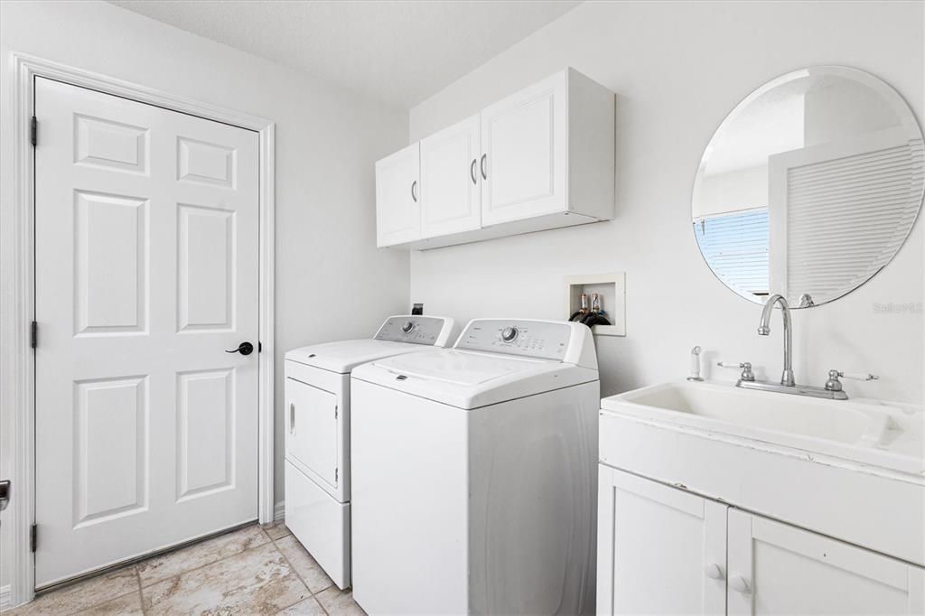 For Sale: $725,000 (3 beds, 2 baths, 2021 Square Feet)