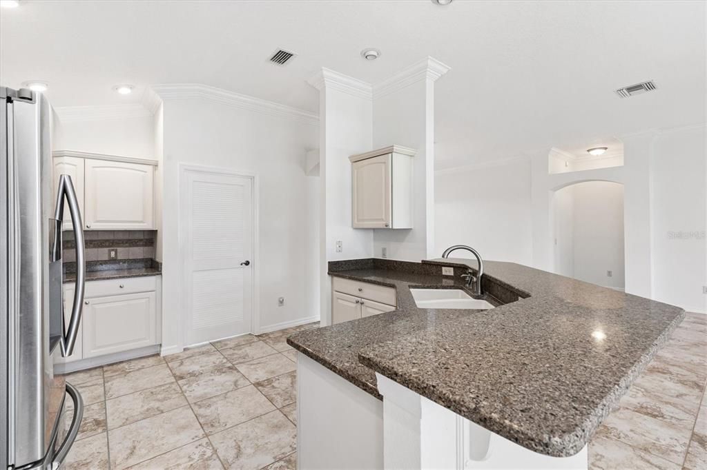 For Sale: $725,000 (3 beds, 2 baths, 2021 Square Feet)
