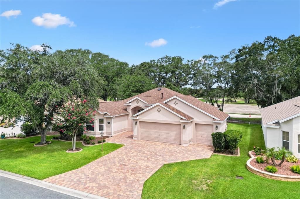 For Sale: $725,000 (3 beds, 2 baths, 2021 Square Feet)